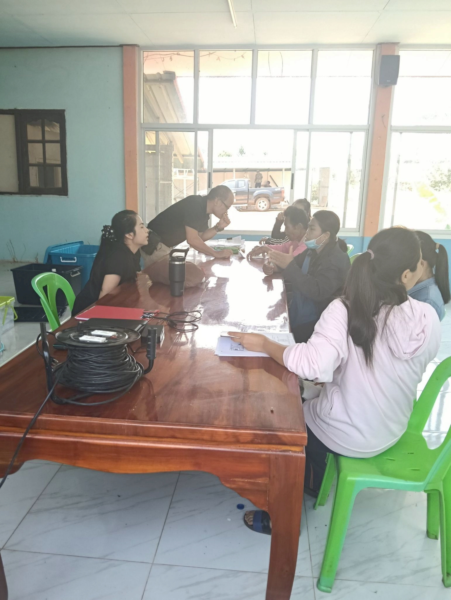 title - วันที่ 2 เมษายน 2569 นายวิทูล ประดิษฐ์บุญ ปฏิรูปที่ดินจังหวัดปราจีนบุรี มอบหมายให้ นายลิขิต ผันผ่อน ผู้อำนวยการกลุ่มกฎหมาย พร้อมด้วย เจ้าหน้าที่ ส.ป.ก.ปราจีนบุรี ลงพื้นที่ออกศูนย์บริการเคลื่อนที่ “Mobile Unit”  ยื่นคำร้องทั่วไปและปรึกษาข้อกฎหมายที่เกี่ยวข้องกับการปฏิรูปที่ดิน ณ ตำบลวังท่าช้าง อำเภอกบินทร์บุรี จังหวัดปราจีนบุรี